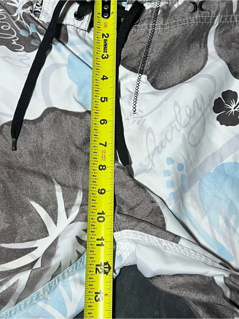 Vintage Y2K Hurley Performance Floral Embroidered Logo Men’s Board Shorts M “30”